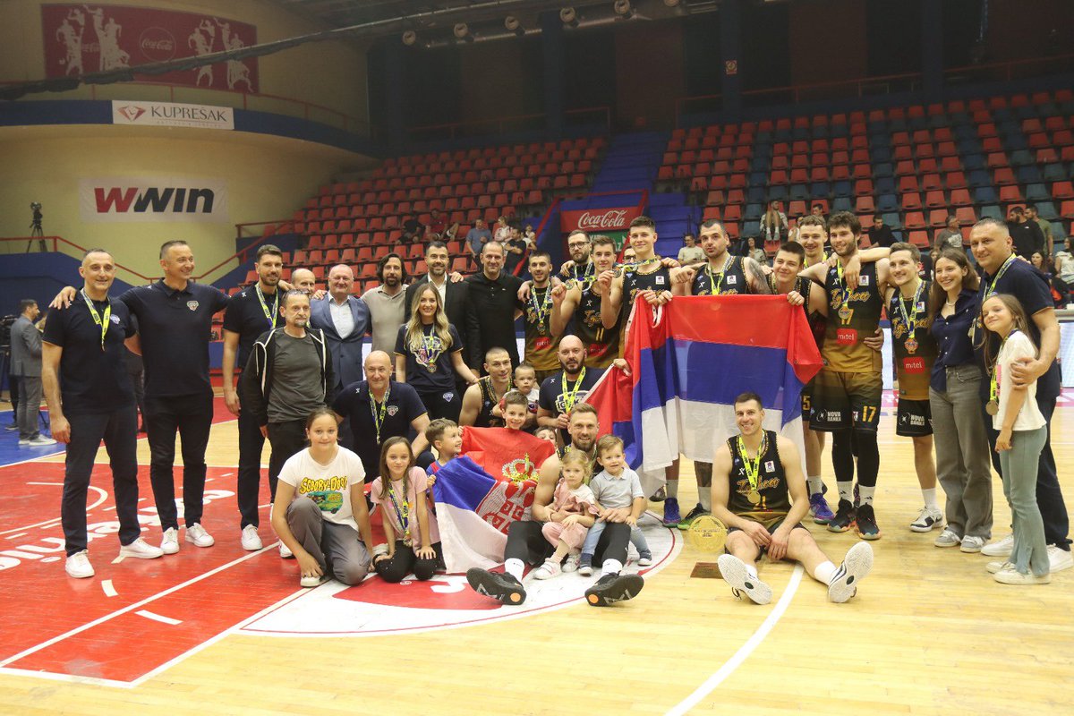 Cestitam momcima <a href="/BCIgokea/">Igokea m:tel</a> na osvajanju prvenstva! Sjajna atmosfera u Boriku i odlicna igra izmedju starih rivala! Hvala <a href="/KKBoracBL/">Кошаркашки Клуб Борац WWIN Бањалука</a> na saradnji tokom svih ovih godina i rukovodstvu koji su klub doveli na najvisi nivo organizacije i to pokazuju kroz rezultate! 🥂🥂🥂👏🏻👏🏻👏🏻