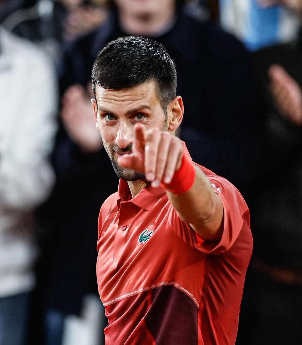 Breeanda's tweet image. Djokovic puede ser todo, menos aburrido. Es un espectáculo.
Quien diga que aburre es porque no sabe de tenis o porque le arde que sea mejor que su ídolo.
Algún día lo extrañaremos tanto.
GRANDE NOLE 🐺 #idemo
