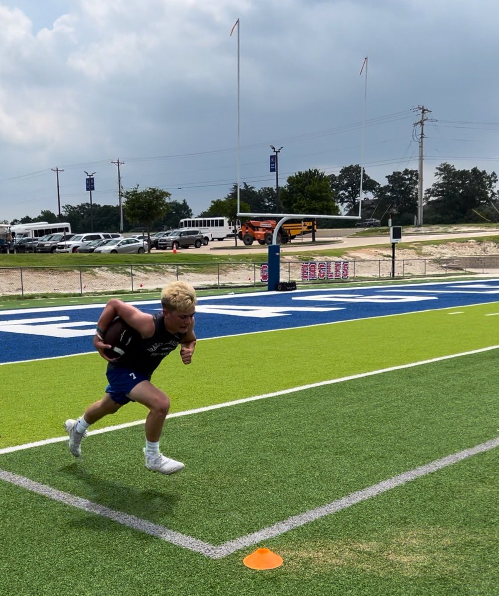 brazos_football's tweet photo. First workout of the summer✅ https://t.co/Zb5Jj3ilkT