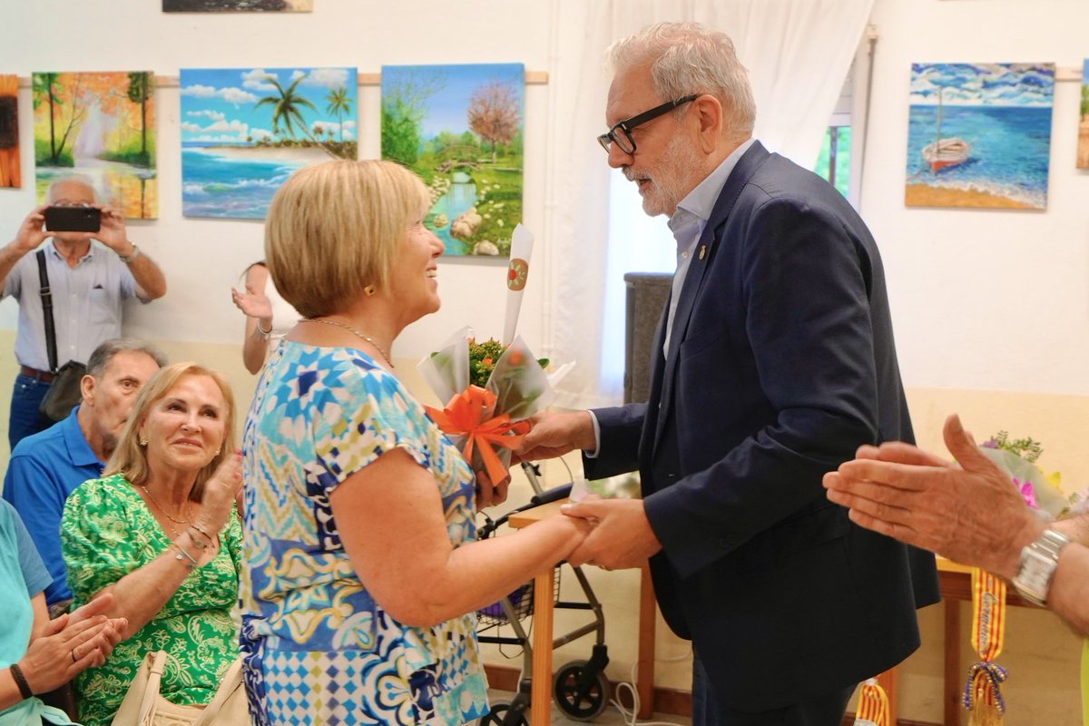 L’alcalde de Lleida, <a href="/flarrosa/">Fèlix Larrosa</a>, juntament amb el President de l’Associació de Veïns del barri, Paco Rodríguez, ha presidit la celebració, que ha aplegat desenes de veïns i veïnes