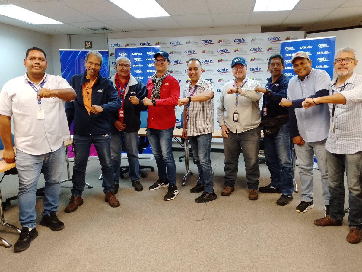 CarlitosTcomuni's tweet photo. #SancionCero
!Venezuela resiste, crece y no se rinde!
Trabajadores y Trabajadoras de La CANTV-Anzoategui en reunión estratégica con el Enlace Estadal  Clase Obrera Filiberto Martínez designaron estructura UBCHTT y Enlace Vco
@NicolasMaduro 
@torrealbaf 
@siguaraya1 
@psuvanz_ve https://t.co/IxrNUlnzZ1