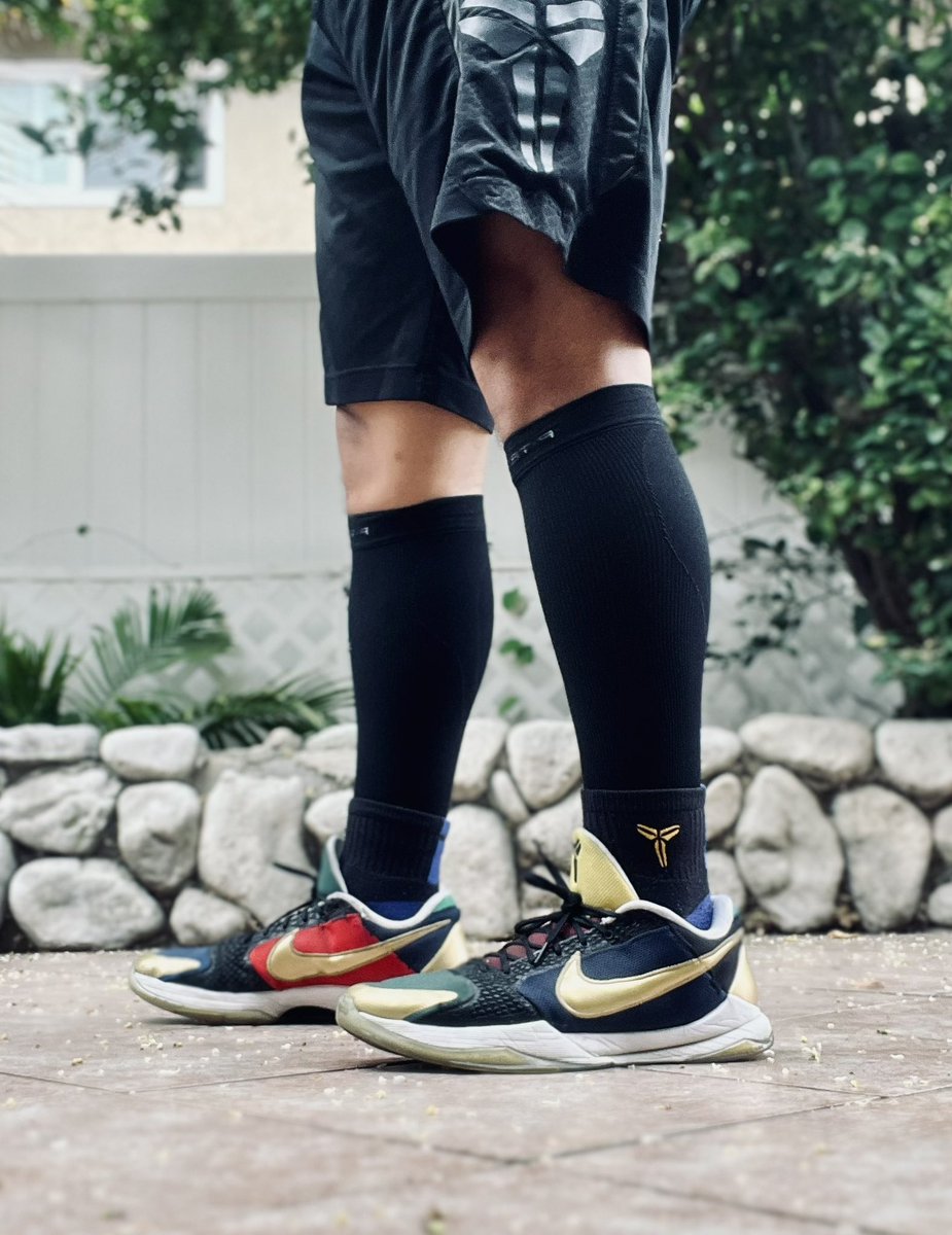 kb8thekid's tweet photo. About to play in this staff Vs students bball game, theyβve been talking trash to me since the banquet, they have no idea whatβs about to happen to them π π @nikebasketball @Nike #nike #nikebasketball #zkv #kobev #kobe5 #whatif #wdywt #kotd #nikesocks #sheath https://t.co/LgX3mwMW6b