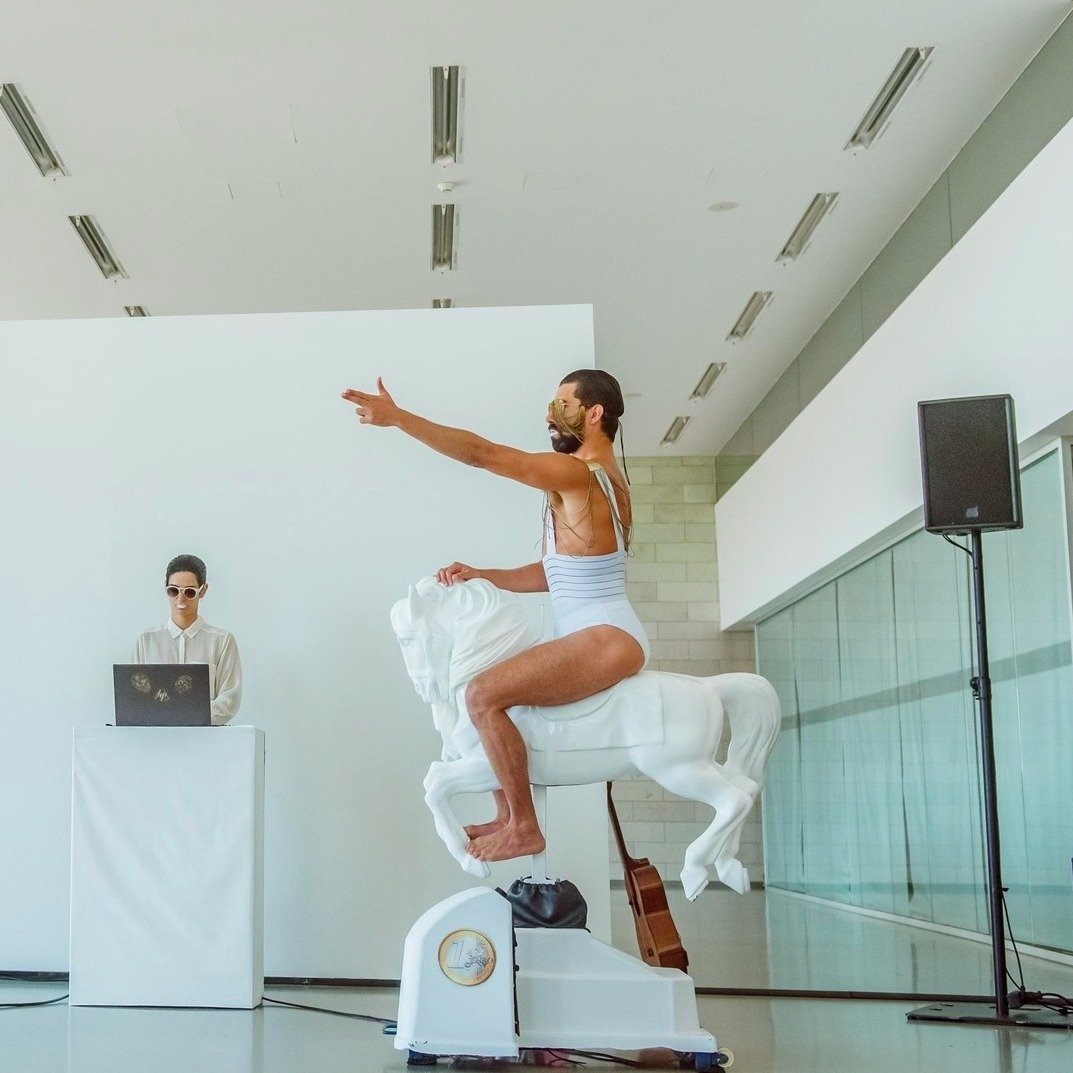figueresesmou's tweet photo. Avui hem presentat l’onzena edició @figueresesmou  😍

🗓 El festival tindrà lloc del 2 al 7 de juliol a l’espai públic.

🌎 Gaudirem i molt d’una vintena d’espectacles d’artistes d’arreu.

Ja pots consultar tota la programació al nostre renovat i bonic https://t.co/SGvKNkeRFd https://t.co/vVooibiF8T