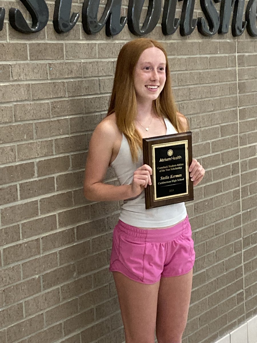 MarkVilard32963's tweet photo. @stellakermes worked so hard to come off injury!  2 national records, 12th in the US,  5th all-time NC 800, + more to come.   Atrium Health Comeback Athlete of the Year!  @NCRunners  @UVATFCC @SCSportsReport  @cuttytrack @DrRyanAbarno  @AGHoulihan https://t.co/Ux3j3JNWup