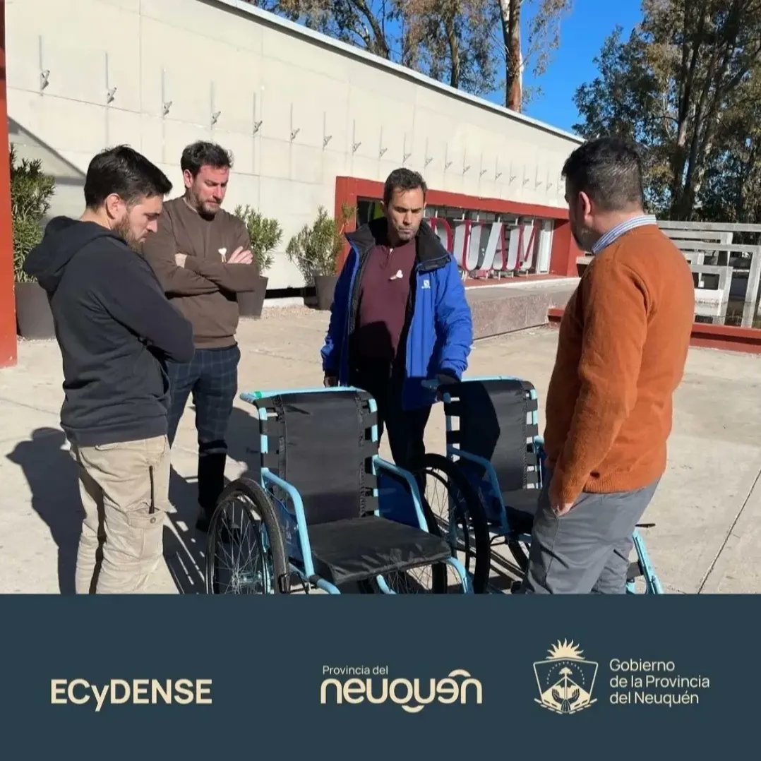 ecydense's tweet photo. Mejoramos la accesibilidad en #Duam y #RucaChe
Las autoridades de ECyDENSE @BolanFederico y @nicoperebroisin recibieron del subsecretario de discapacidad Gustavo Iril 2 sillas de ruedas que estarán a disposición según la necesidad de las y los visitantes
#NeuquenEvolucionaParaVos https://t.co/c6vq93ld1r