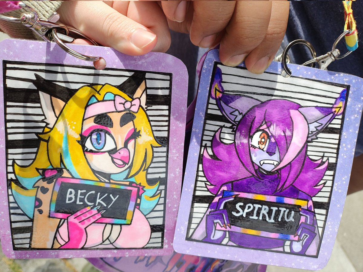 Got these cute badges yesterday for my bday- TYSM <a href="/FluffAbyss/">⸸𝕱𝖑𝖚𝖋𝖋⸸</a> you're the best 💕💕