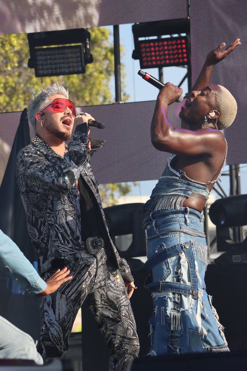 GEDmagazine's tweet image. This is a @VINCINT_ appreciation post! Absolutely floored at this entire performance during @WeAre_OUTLOUD ! As if this set wasn’t already perfect enough, Vincint surprised the audience with a performance of ‘Another Lover’ with @adamlambert #weareoutloud #pride