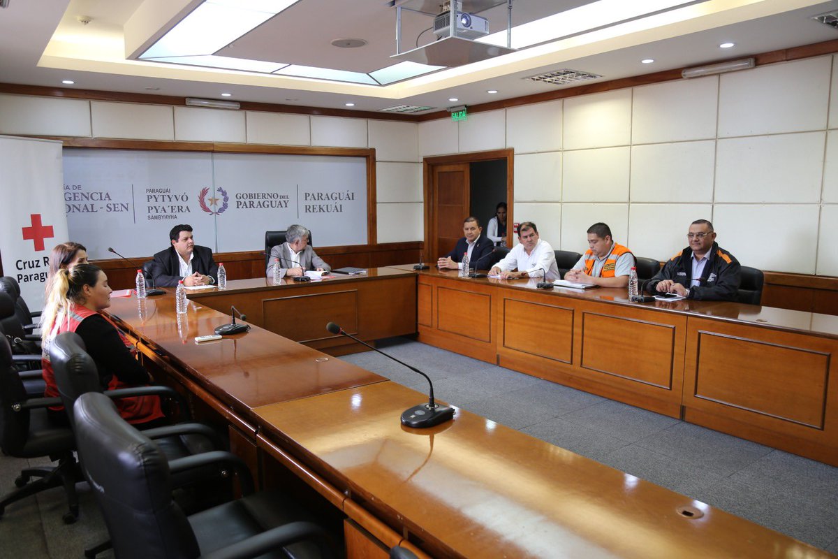 senparaguay's tweet photo. 🤝Firmamos un convenio de cooperación con la Cruz Roja Paraguaya para cooperar y asistir mutuamente en el desarrollo de actividades, programas y proyectos en áreas de interés común, respetando las competencias y legislaciones respectivas https://t.co/rx9DSn6k2h