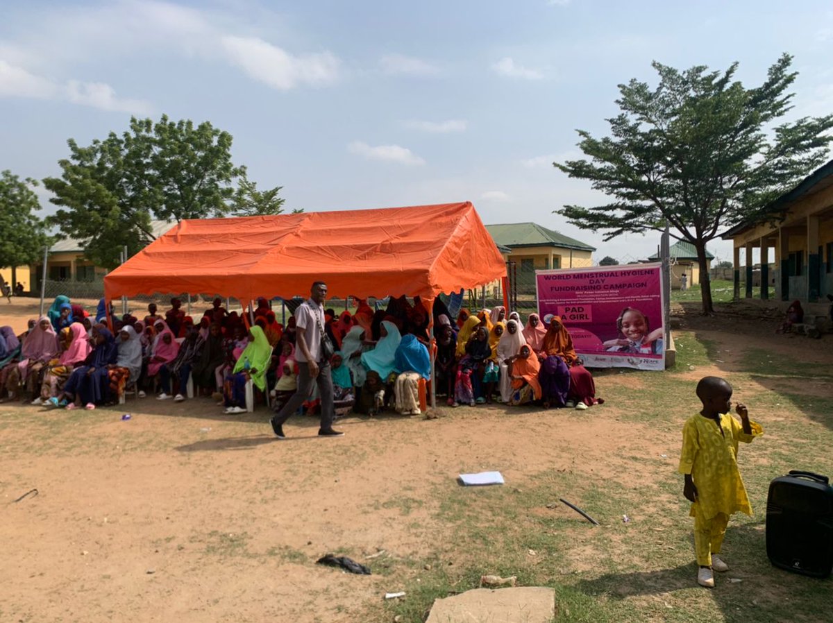 CDHI_NG's tweet photo. PAD-A-GIRL Project in Gwagwa, @CDHI_NG and partners, empowered girls through insightful sessions on menstruation, cycle tracking, hygiene, and common issues. It broke taboos and fostered empowerment, ensuring every girl has confidence in her menstrual journey. #PadAGirl #cdhing https://t.co/hWrNb9htfG
