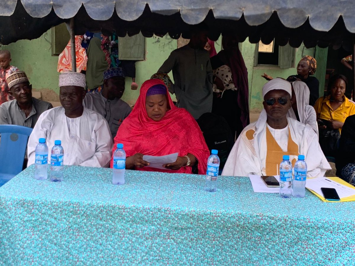 CDHI_NG's tweet photo. PAD-A-GIRL Project in Gwagwa, @CDHI_NG and partners, empowered girls through insightful sessions on menstruation, cycle tracking, hygiene, and common issues. It broke taboos and fostered empowerment, ensuring every girl has confidence in her menstrual journey. #PadAGirl #cdhing https://t.co/hWrNb9htfG