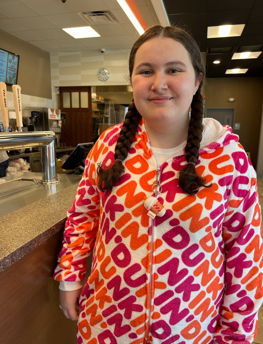 magzmay84's tweet photo. Hey @dunkindonuts how can I get you to send my daughter a birthday card?!! She is turning 16 this month and loves Dunkin, so I thought a card from Dunkin would be a fun surprise for her on her 16th Birthday! Thanks!! https://t.co/zjtKnAExQ7