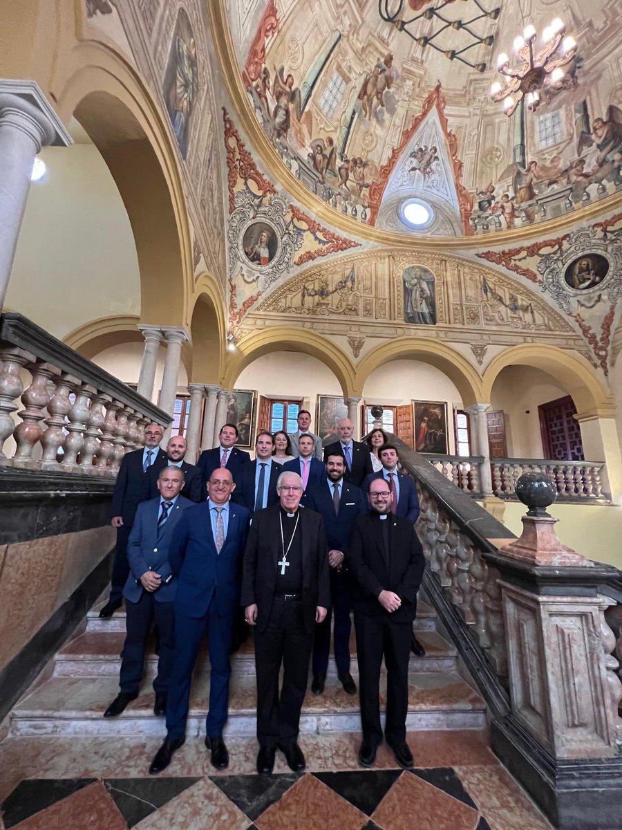 Tarde de reuniones con Juntas de Gonierno de diferentes Hermandades. Presente y futuro, ilusiones y esperanzas.
Hermandad Nuestra Señora del Rocío de Sevilla-Macarena, <a href="/HRocio_Macarena/">Hermandad del Rocío de la Macarena</a>; Hermandad Nuestra Señora de Villadiego, Patrona de Peñaflor, <a href="/V_de_Villadiego/">Virgen de Villadiego</a>; Hermandad