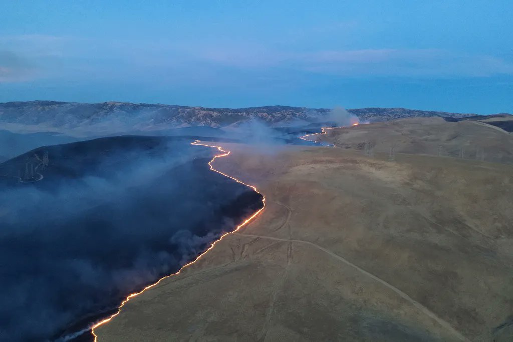 Firefighters have made significant progress in their efforts to contain a wildfire near the San Francisco Bay Area in the western US state of California aje.io/8e8j9y