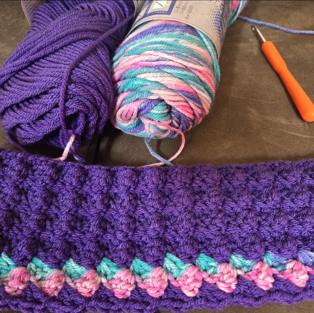 Rubyred1284's tweet image. My niece just graduated and I couldn&apos;t decide what to get her a gift. But then I remembered, I CROCHET!!! So a blanket it is 🥰