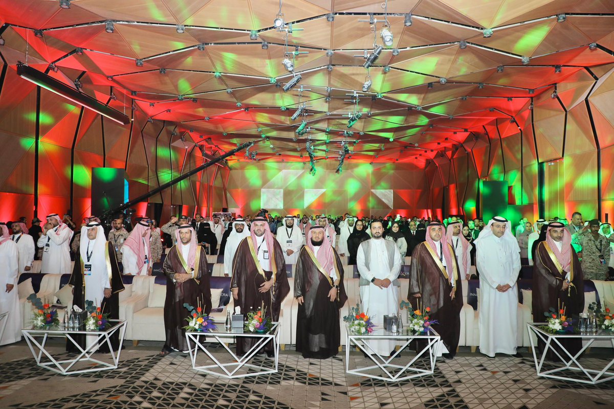 moe_gov_sa's tweet photo. مساعد وزير التعليم للتطوير والتحوّل يُلقي الكلمة الافتتاحية في قمة #انوكسيرا_2024 بالرياض، بحضور خبراء تكنولوجيا التعليم؛ لمناقشة أحدث التطوّرات التقنية، واستعراض التحديّات التي تواجه التعليم، وأبرز الحلول الفاعلة بالمدارس..

مؤكدًا أهمية استثمار التقنية بجوانبها المفيدة لخدمة أولويات التعليم، وتعزيز استخدامات الذكاء الاصطناعي؛ لتحسين جودة التعليم، وزيادة فاعليته وكفاءته.. والسعي لتحقيق توازن في علاقتنا بالتقنية وبالآخرين من حولنا، والعمل نحو تحقيق الرفاه الرقمي.

https://t.co/esIz91an8b