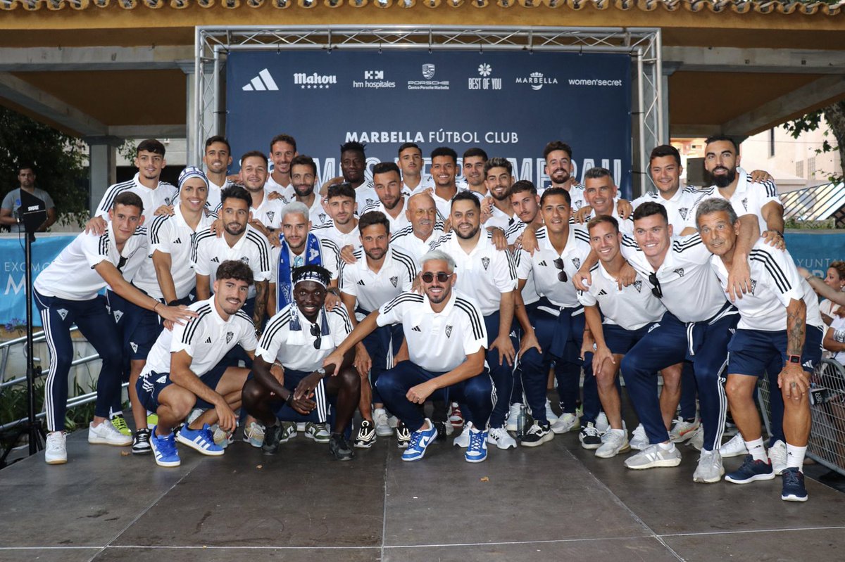 💥 ¡¡¡ Y concluye la fiesta con la celebración de nuestros jugadores con la afición en La Alameda !!! ¡¡¡ Día inolvidable para la ciudad de Marbella !!!