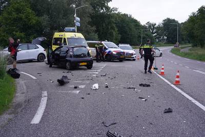 Ravage op kruising nadat twee auto's hard op elkaar botsen in Dongen dlvr.it/T7nMP1