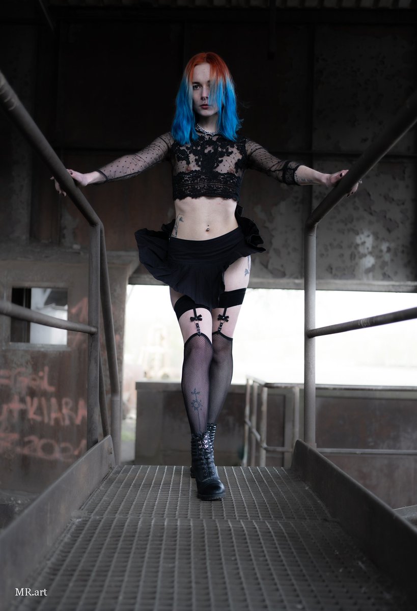 talvistardust's tweet photo. Some epic walking 🐾
📷: Marcel Ruland
(Keine Sorge, danach lade ich wieder mehr nude hoch)
#photography #hobbymodel
#nudemodel #nudeart
#eroticphotography
#freethenipple https://t.co/nkU1B4HirH