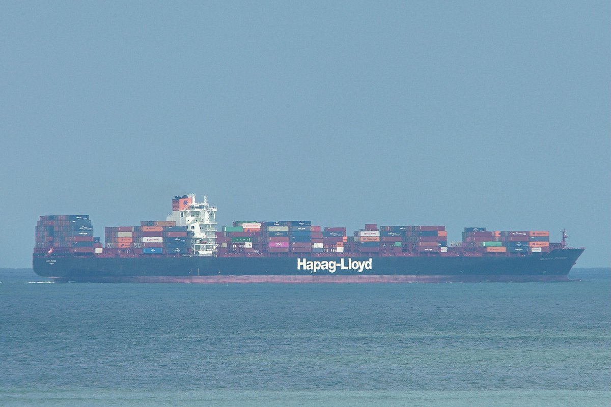 johnmorgan726's tweet photo. The #HapagLloyd NAGOYA EXPRESS, IMO:9450428 en route to Savannah, Georgia USA, flying the flag of Liberia π±π·. #ShipsInPics #ContainerShip #NagoyaExpress https://t.co/PNB6teT1Us