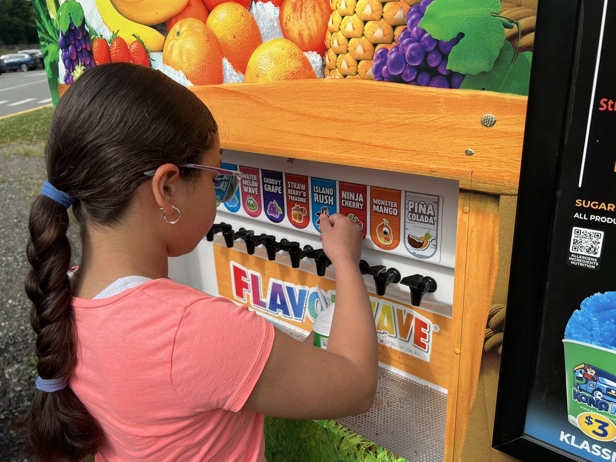 PAWSitivelyPES's tweet photo. Too cool for school! Kickball and Kona Ice! https://t.co/zifaQc3Oq7