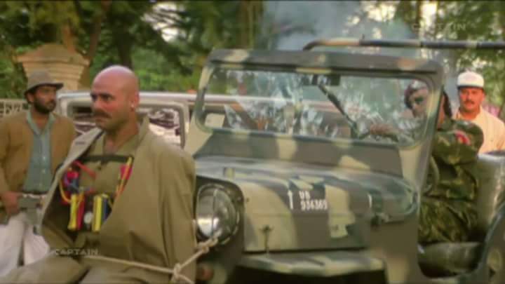 simply_mixed_up's tweet photo. Mithun da was ahead of his times, by full 23 years.
Major Gogoi must've been a kid then :)

Movie: Kranti Kshetra (1994) https://t.co/XUDSBN3vB7