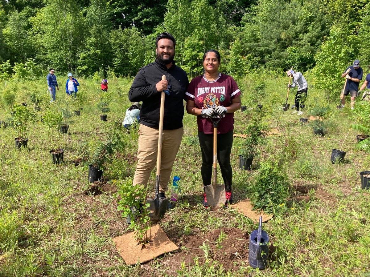 CVC_CA's tweet photo. Thank you to all who came out to plant 375 native trees and shrubs in @TownHaltonHills and @CityBrampton this past weekend, alongside Gayatri Pariwar-Yugnirman Canada. Together, we're making a lasting impact!๐ฟ๐ณ#PlantTreeswithCVC https://t.co/z0zWBNJ7Ov