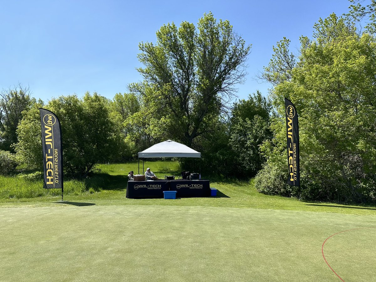 WTI_Canada's tweet photo. We had a great weekend spent on the course at The Estevan Woodlawn Golf Course this past weekend! ⛳️
Thanks to everyone who stopped by the putting green for a Jell-O shot and your chance to win some 💵 ! 
Congratulations to Andrew Brice on your big win!! 
#puttingcontest #oilmen https://t.co/wlDg5YjRzk