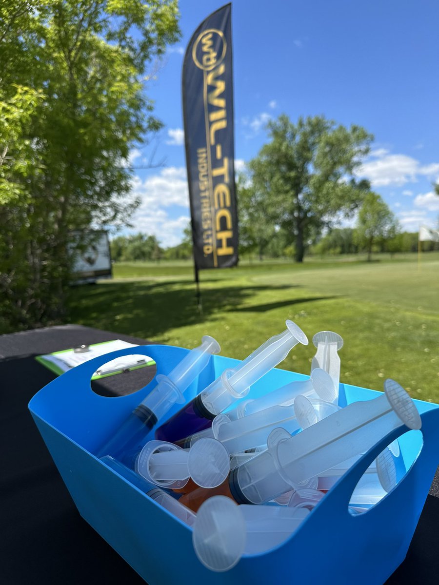 WTI_Canada's tweet photo. We had a great weekend spent on the course at The Estevan Woodlawn Golf Course this past weekend! ⛳️
Thanks to everyone who stopped by the putting green for a Jell-O shot and your chance to win some 💵 ! 
Congratulations to Andrew Brice on your big win!! 
#puttingcontest #oilmen https://t.co/wlDg5YjRzk