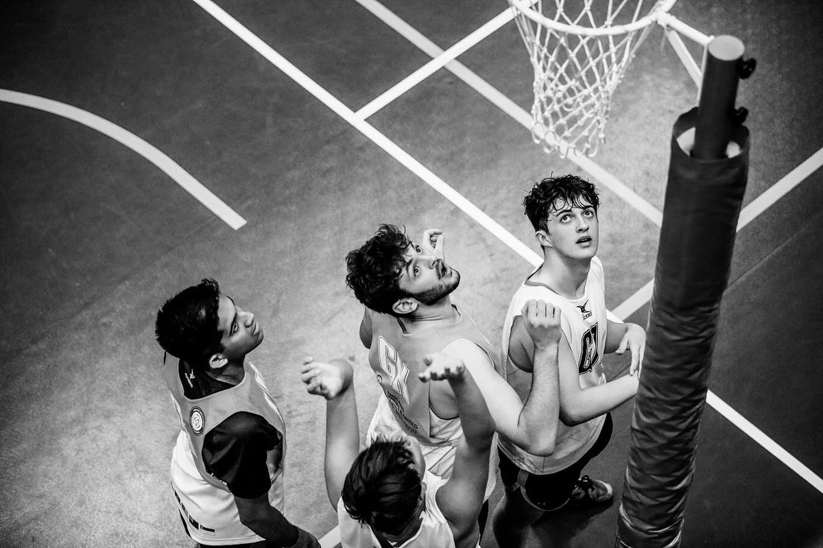 NetballRyan's tweet photo. Current &amp; future stars of England Men’s netball: 🏴󠁧󠁢󠁥󠁮󠁧󠁿 Thorns 🤝 Trailblazers 🏴󠁧󠁢󠁥󠁮󠁧󠁿

Very proud of what we have achieved at @EnglandMMNA creating a pathway &amp; opportunities for younger players which did not previously exist. If you see it, you can be it! 

#NetballForAll https://t.co/spOZeY5ts5