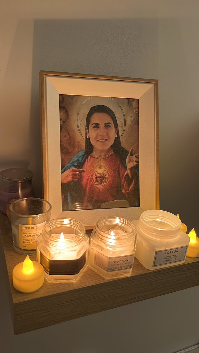 martaestradaa's tweet image. velitas para que vaya bien selectividad