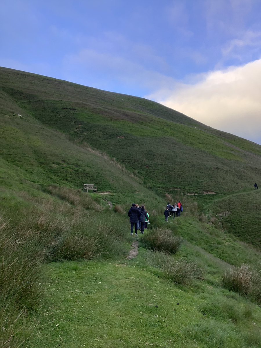 Wee been on a night hike this evening 🚶‍♀️🚶‍♂️we spied lots of sheep with their lambs 🐑 and the other groups walking 👋 

<a href="/MissEcclestonLW/">Pine Tree Class</a> <a href="/LadywoodKH/">Ladywood Primary and Nursery School</a> <a href="/embarkfed/">Embark Federation</a>