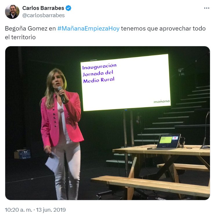 FroilLannister's tweet photo. A Begoña Gómez le gusta esquiar. A Pedro Sánchez también. Desde los 12 años, Pedro ha ido a esquiar a Cerler y se aloja en el valle de Benasque. Allí destaca una tienda de material de esquí, Barrabés, propiedad de Carlos Barrabés.

Carlos Barrabés es amigo de Paco Boya, político del PSC que, casualmente, es también amigo de Pedro Sánchez. De ahí debe surgir la relación de amistad entre la pareja presidencial y el empresario. 

Años después, con Pedro Sánchez en Moncloa, la relación persiste. Tanto es así que Barrabés, además de financiar la cátedra de Begoña Gómez, participa con ella en jornadas y eventos, pagados con dinero público. Incluso Pedro Sánchez afirma conocer al empresario personalmente y habla elogiosamente de él durante un acto.

En la pandemia, en 2020, tras el anuncio de los fondos europeos, Pedro Sánchez, Begoña Gómez y Carlos Barrabés se reúnen en Moncloa para hablar de dichos fondos. Curiosamente, meses después, las, recomendadas por Begoña, empresas de Barrabés comienzan a ganar concursos públicos de millones de euros, pagados con dichos fondos. Consiguen dichos contratos gracias a las valoraciones subjetivas muy superiores a las de sus competidores.

Pero no digáis que el hecho de un empresario amigo del Presidente y su mujer, que financia parte de las actividades privadas de Begoña Gómez, reciba millones de euros de fondos europeos, con cartas de recomendación de Begoña mediantes, y sin que Pedro Sánchez se abstenga a la hora de otorgar dichos contratos millonarios, es algo irregular o poco ético, que eso es de fascistas.
