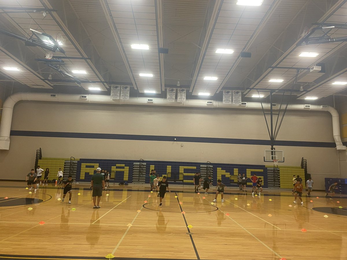 ClaudiaGMS33's tweet photo. We kicked off our first day of Strength &amp; Conditioning Summer Camp. Our athletes came ready to work! Looking forward to see how they progress over the summer. 💪 @GMSAS_Jaguars @HCISD_Athletics @PequenoMichele 

#JAGSTRONG https://t.co/xVViHi0gLf