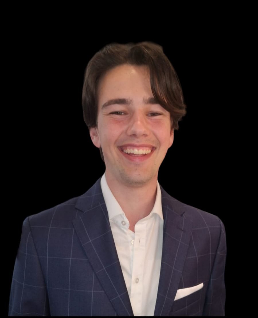 Varmt välkomna att fira Nationaldagen på Svenska Klubben i Paris! 
Till traditionen hör musik, sång, tal och en ljuvlig sommarbuffé. 
I år hålls högtidstalet av Viktor Kornfeld, fd elev vid Svenska Sektionen, Lycée International, och från  2024 studerande vid Handelshögskolan.