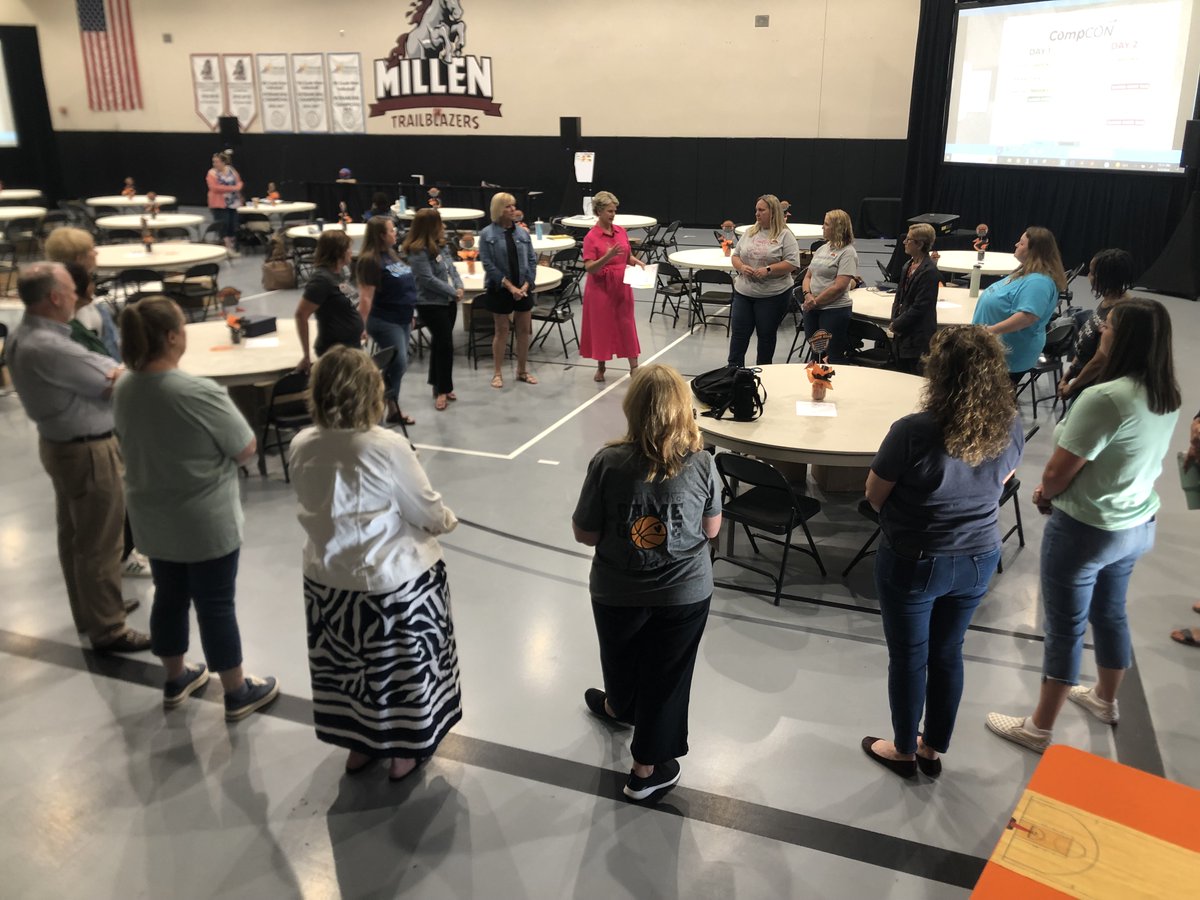 SmekensEd's tweet image. It has been a high-energy day of learning with the 125+ coaches and teacher leaders at @PalmdaleSchools in Palmdale, CA. After almost a year of planning with district leaders, this on-site rendition of #CompCON, complete with CompCON Kits and all the prizes, has been a hit!