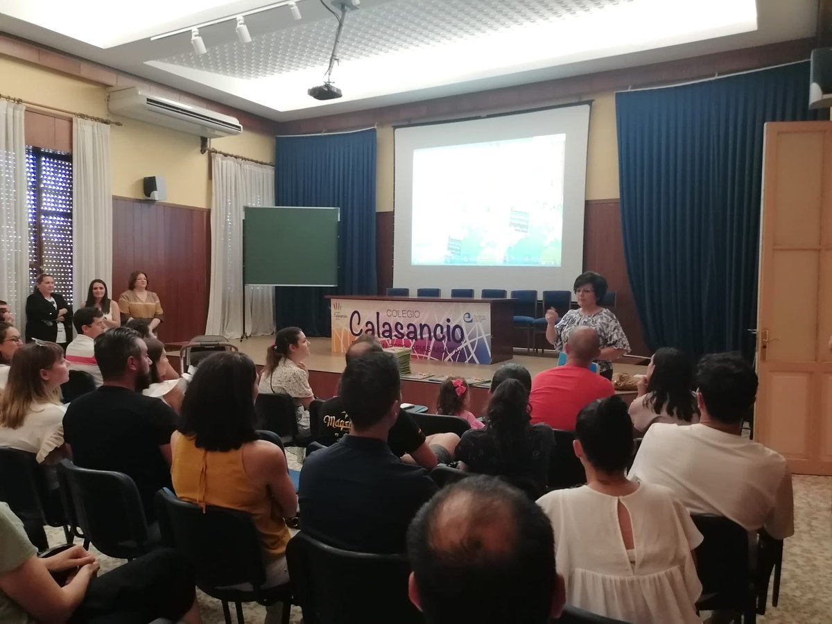 ¡Bienvenidos a vuestro nuevo colegio! Primera reunión con los alumnos nuevos de Infantil y Primaria. Somos ESCOLAPIAS, somos escuela, somos futuro. #321despierta #escolapias #calasanciocordoba #curso2425
