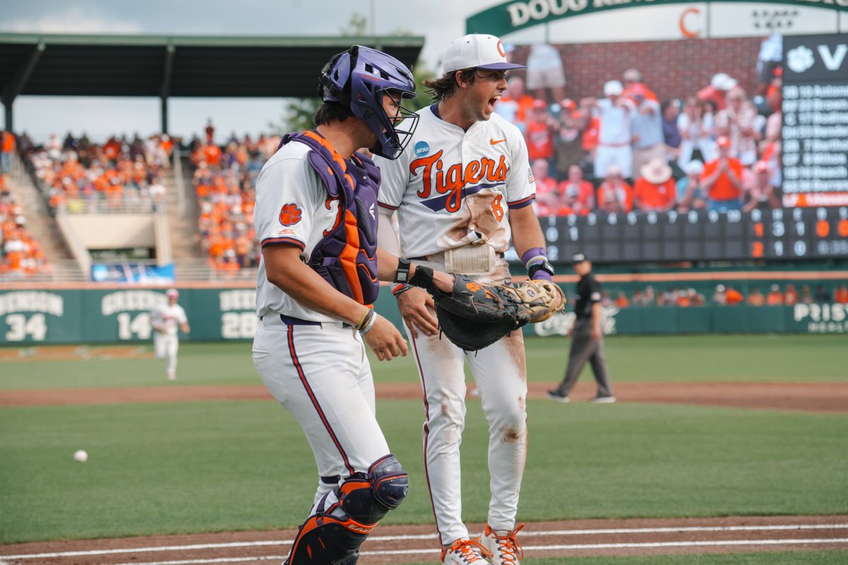 Scott Emerson talks about PRO5 Baseball Academy, image size:1200x800