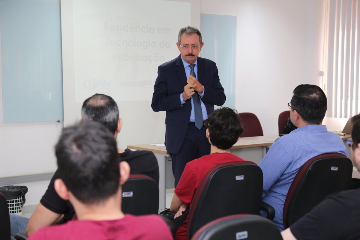 metropoledigi's tweet photo. 📅 Sediamos, nesta segunda-feira (3), a aula inaugural da 5º turma da Residência em Tecnologia da Informação (TI) conduzida em parceria com o Tribunal de Contas do Estado do Rio Grande do Norte (TCE/RN).

#MetrópoleDigital #TCERN #IMD #UFRN #IMDUFRN https://t.co/gTnw7hv8t1