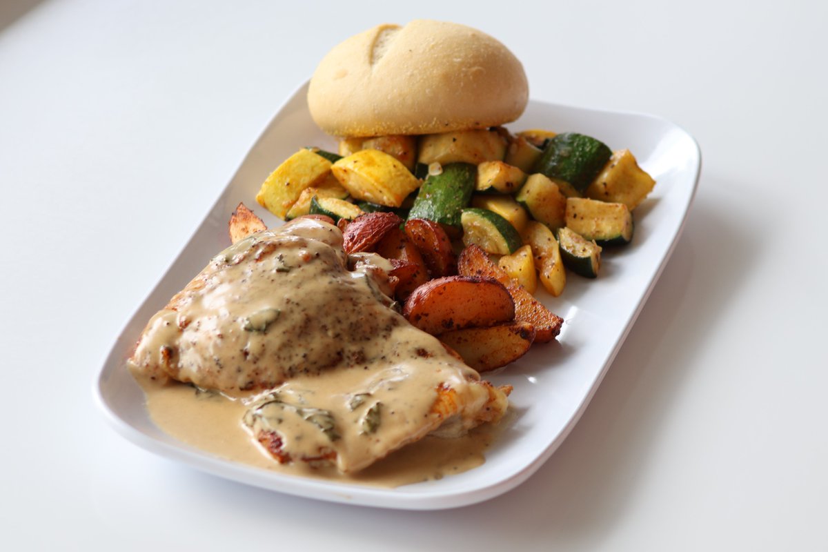 UCMercedDining's tweet image. Come by The Pavilion Today until 3:00PM to try our delicious Tuscan Chicken!