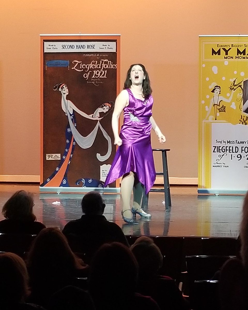 KimFayGreenberg's tweet photo. x📸 from the most recent performance of FABULOUS FANNY BRICE at the Sieminski Theater in Basking Ridge, NJ! Learn more about my acclaimed solo show that travels the country here and/or send an inquiry to book: https://t.co/8sNYCiPYpL https://t.co/HovLmjuppO