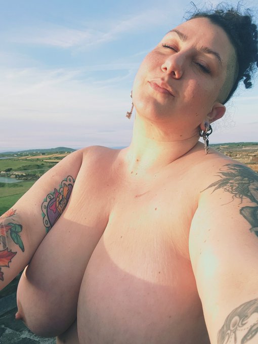 Bday vacation. Day 1 https://t.co/l0H5gukGsd<a href="/tag/goth"class="tags"><span>#goth</span></a><a href="/tag/onlyfans"class="tags"><span>#onlyfans</span></a>