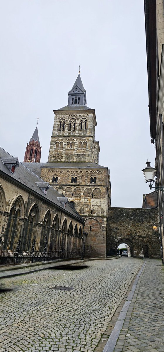 SurjaniG's tweet photo. Maastricht lekker rustig,vroeg in de ochtend. https://t.co/NLxedm5kkV