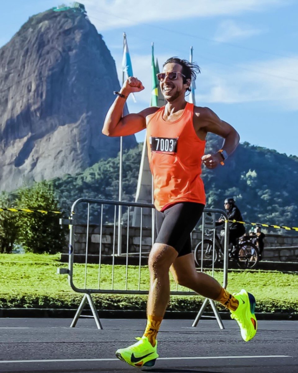 AnaMaria_pasch's tweet photo. Ah, ele em dia de glória. Nada como o prazer de fazer aquilo que se gosta com  competência e preparo físico. Parabéns 🎊🎉 Que venham muitas e bem sucedidas #maratonas ✨😉 https://t.co/DaZLcU0cBP