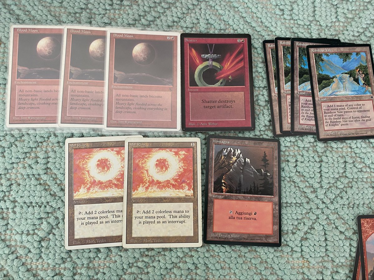 stonerainguy's tweet photo. Old school treasures in the mailbox today! Check out that shatter tho! #oldschool9394 #mtg #mailday #deckpics #oldframes https://t.co/eFZCpVYwMt