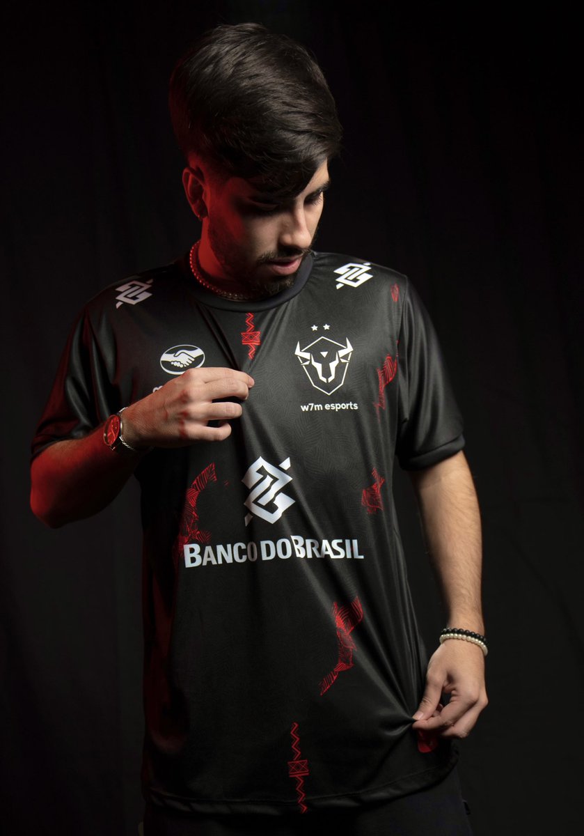 LIVE ON 

twitch.tv/cainho444