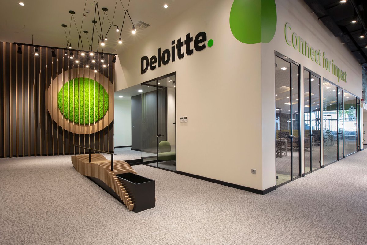 SaudiProject's tweet photo. شركة Deloitte إحدى أكبر الشركات العالمية المتخصصة في مجال الخدمات الاستشارية والمالية تدشن مقرها الإقليمي في مركز الملك عبدالله المالي #كافد في الرياض https://t.co/s5SGiW65sK