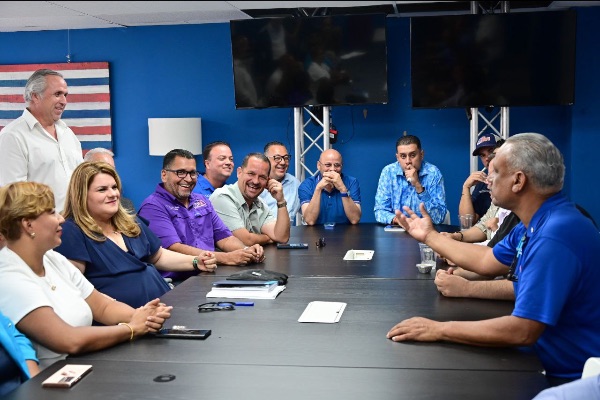 COMUNICADO DE PRENSA | Jenniffer González reúne a alcaldes federados como parte de los trabajos hacia la Unidad PNP

3 de junio de 2024- San Juan, Puerto Rico- A menos de 24 horas de haber sido electa como la candidata oficial a la gobernación del Partido Nuevo Progresista (PNP),