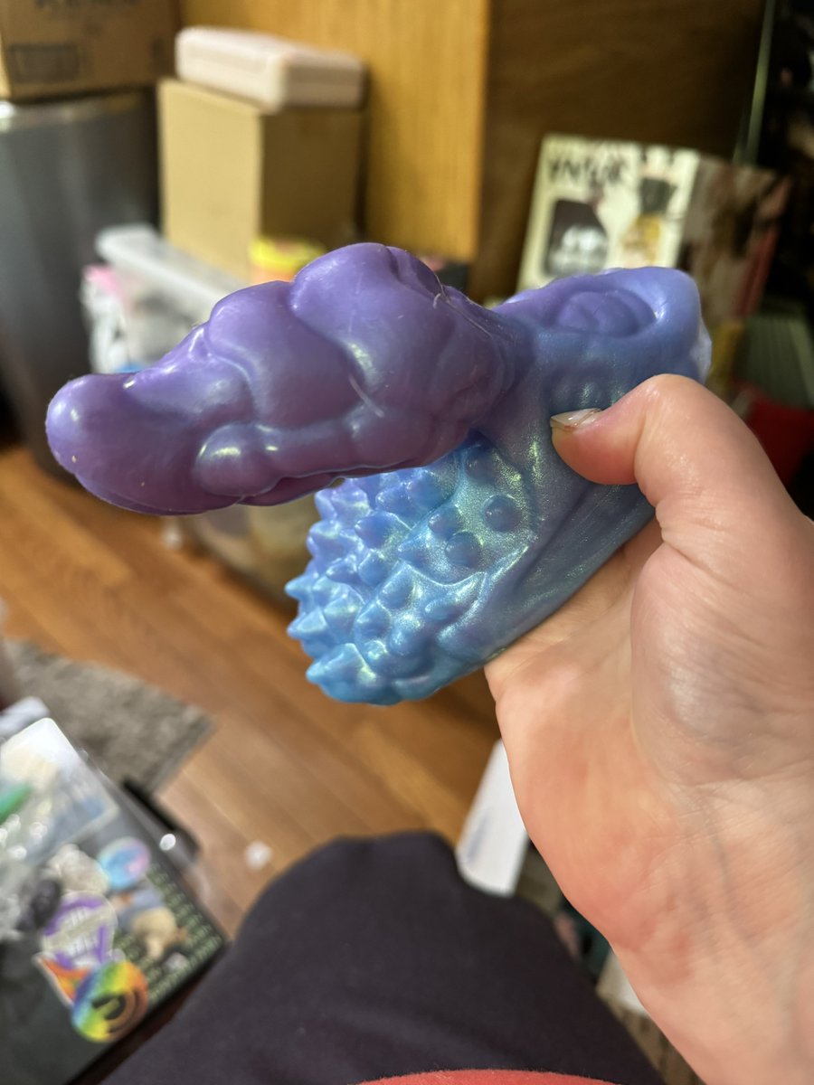 rowan_chaos's tweet photo. NEW PRETTY! The blues and purple make me go crazy in such a good way https://t.co/YPISDDlFXM