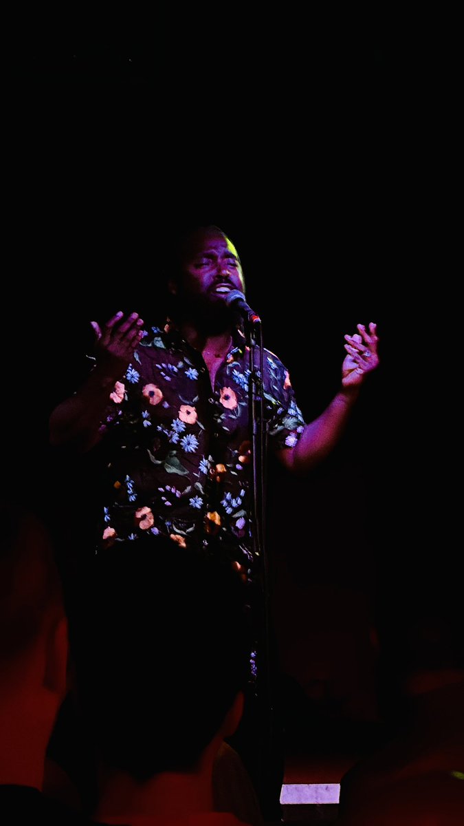 RealPaulQuinn's tweet photo. Tonight I fell in love with @mykalkilgore Stunning vocals, beautiful arrangements and the sass!! Yasss 🥂 https://t.co/vpSQzCQXAi
