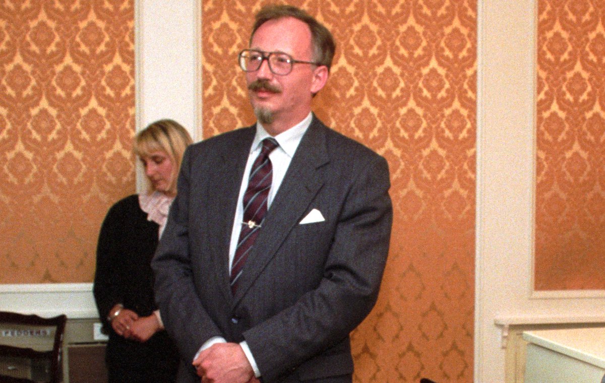 dziejepl's tweet photo. 27 maja zmarł profesor Jan Kieniewicz, znakomity historyk, wielkiej klasy #humanista. Był badaczem dziejów powszechnych, który swoim zainteresowaniem obejmował trzy powiązane ze sobą, wielkie problemy:  ekspansję, kolonializm i cywilizację.

https://t.co/gFVsTwysSv

#historyk #UW https://t.co/umm1XuuFIW